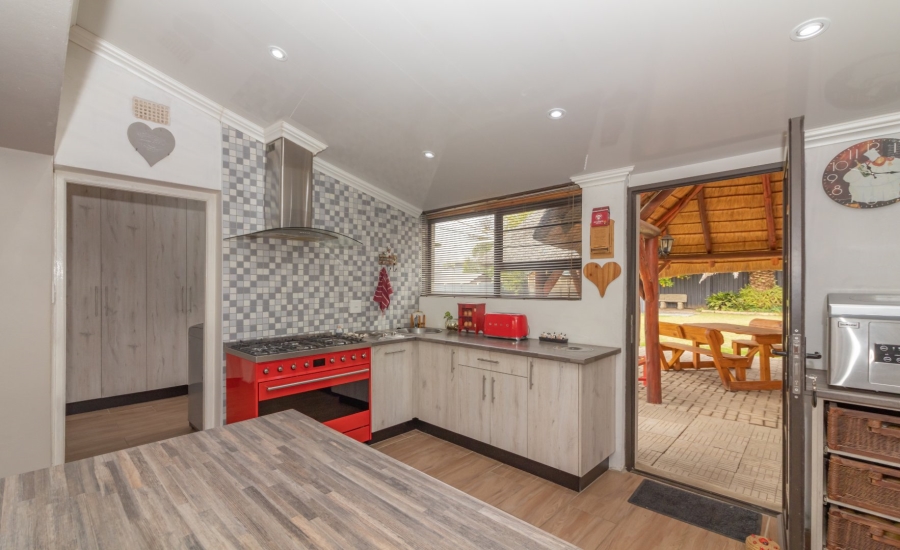4 Bedroom Property for Sale in Kroonheuwel Free State